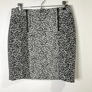 Ann Taylor Leopard Pencil Straight Skirt Size 6P Petite Black White Gray Stretch